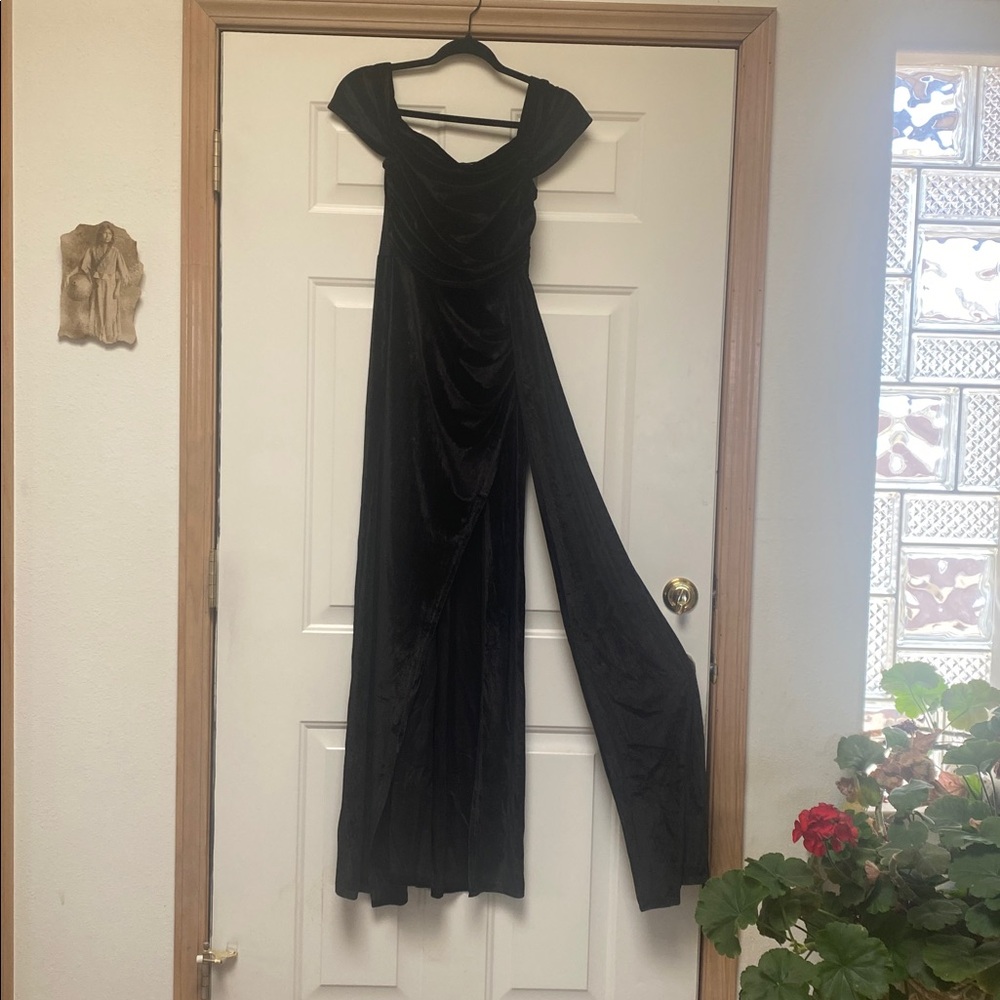 Elegant Black Evening Gown